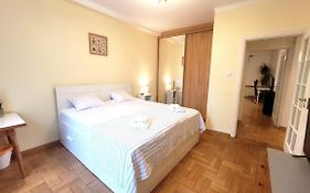 Happy Life - Apartment Next To Metro Station